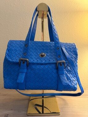 Authentic  Bottega Veneta Nappa Intrecciato Flap Satchel!  Beautiful Royal Blue